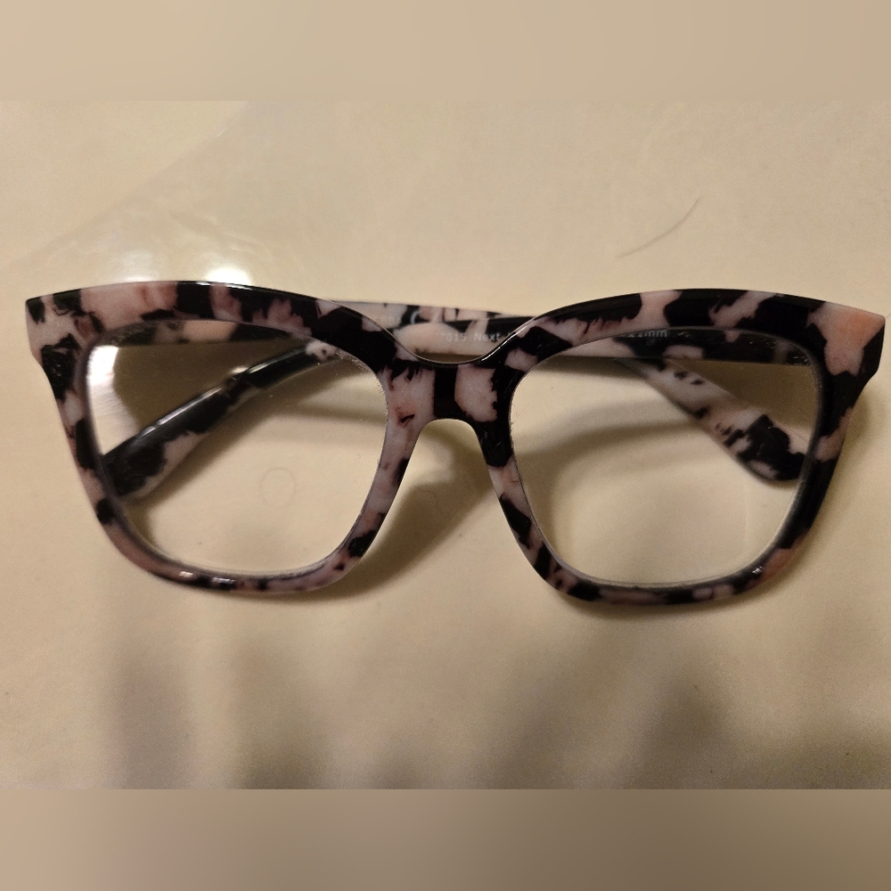 Peepers Brand Readers, Next Level model, Gray Tortoise Color +1.50